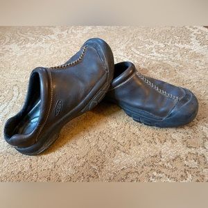 Men’s Keen leather clogs size 9.5